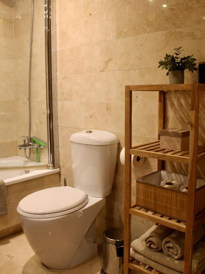 מארבלה Apartamento Beachfront La Jacaranda מראה חיצוני תמונה
